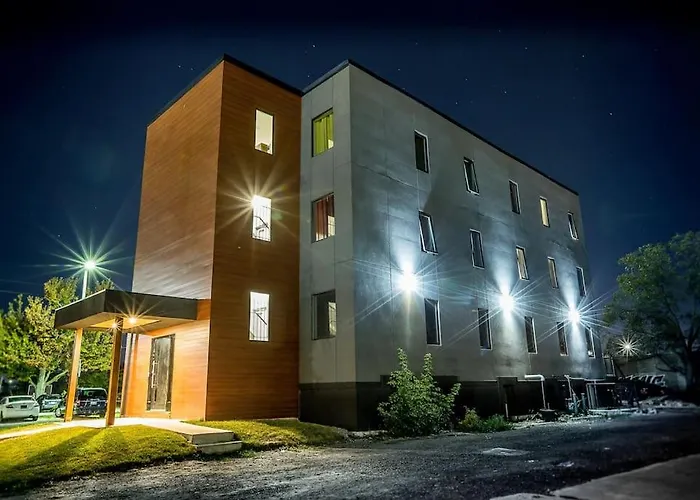 Luxury Boutique 2 Bedroom Condo 4B - No Fee\'S