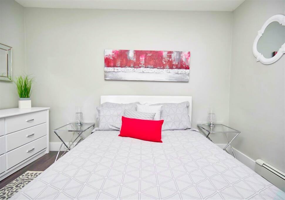Holiday home Luxury Boutique 2 Bedroom 4b - No Fee's *